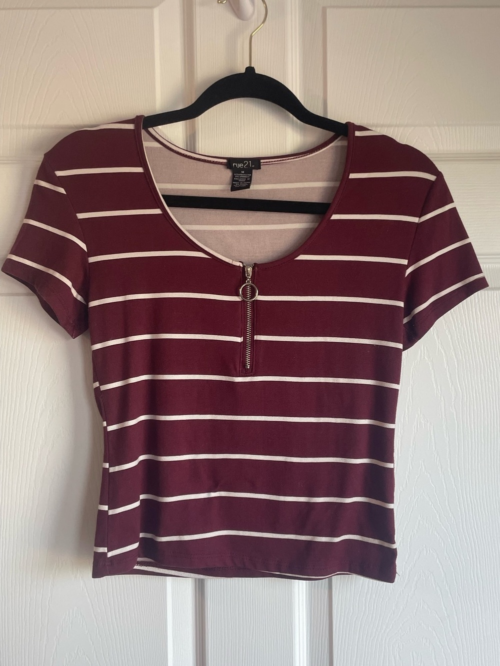 Rue21 Women’s Burgundy Stripe Short Sleeve Zip-Front Top -  size medium